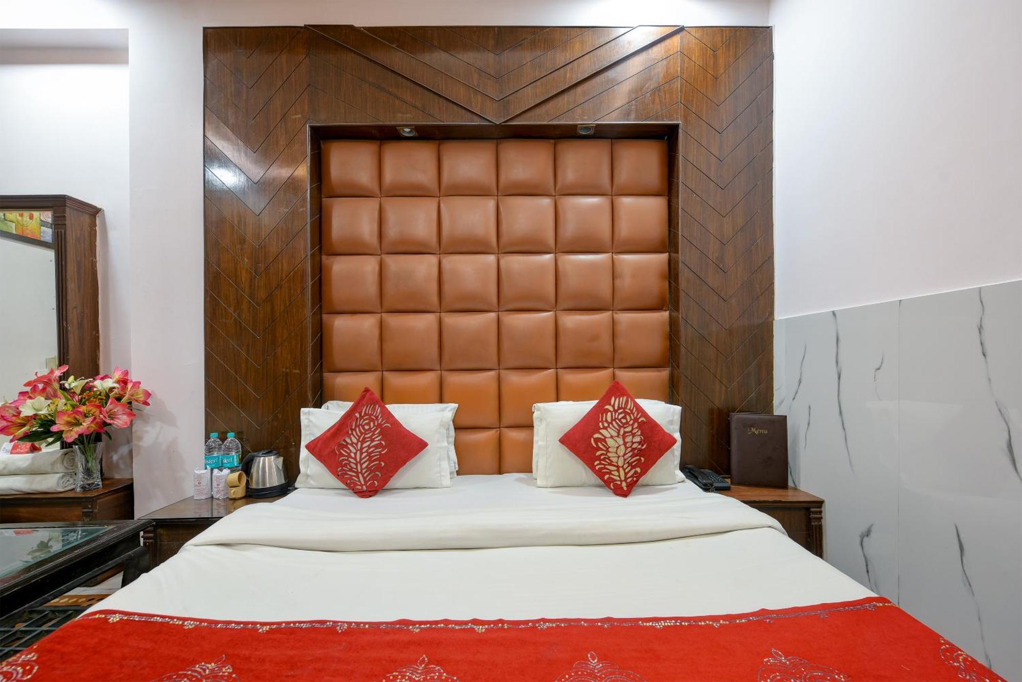 Hotel Shiva Intercontinental - New Delhi Railway Station - Paharganj 외부 사진